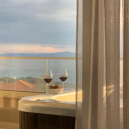 Apartment Mali Raj *