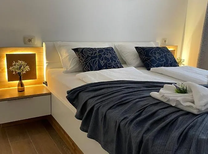 Mali Raj Apartman *