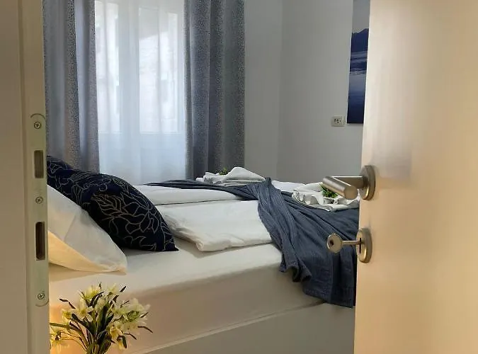 Mali Raj Makarska