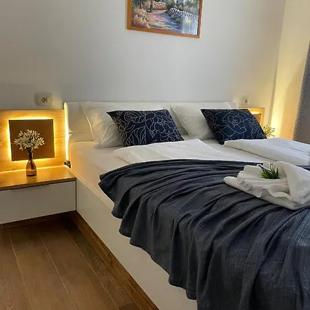 Mali Raj Апартаменты *